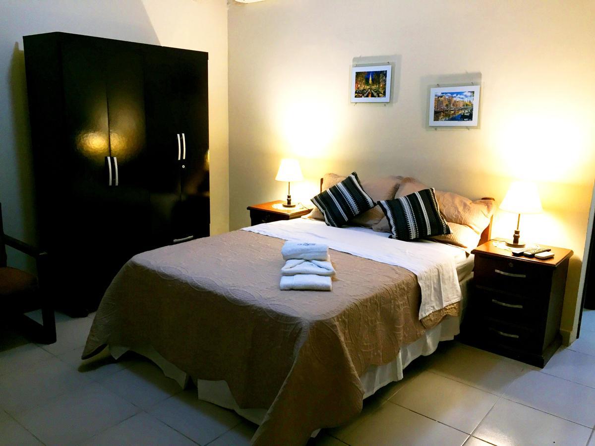Los Jazmines Hotel Resort Warnes エクステリア 写真