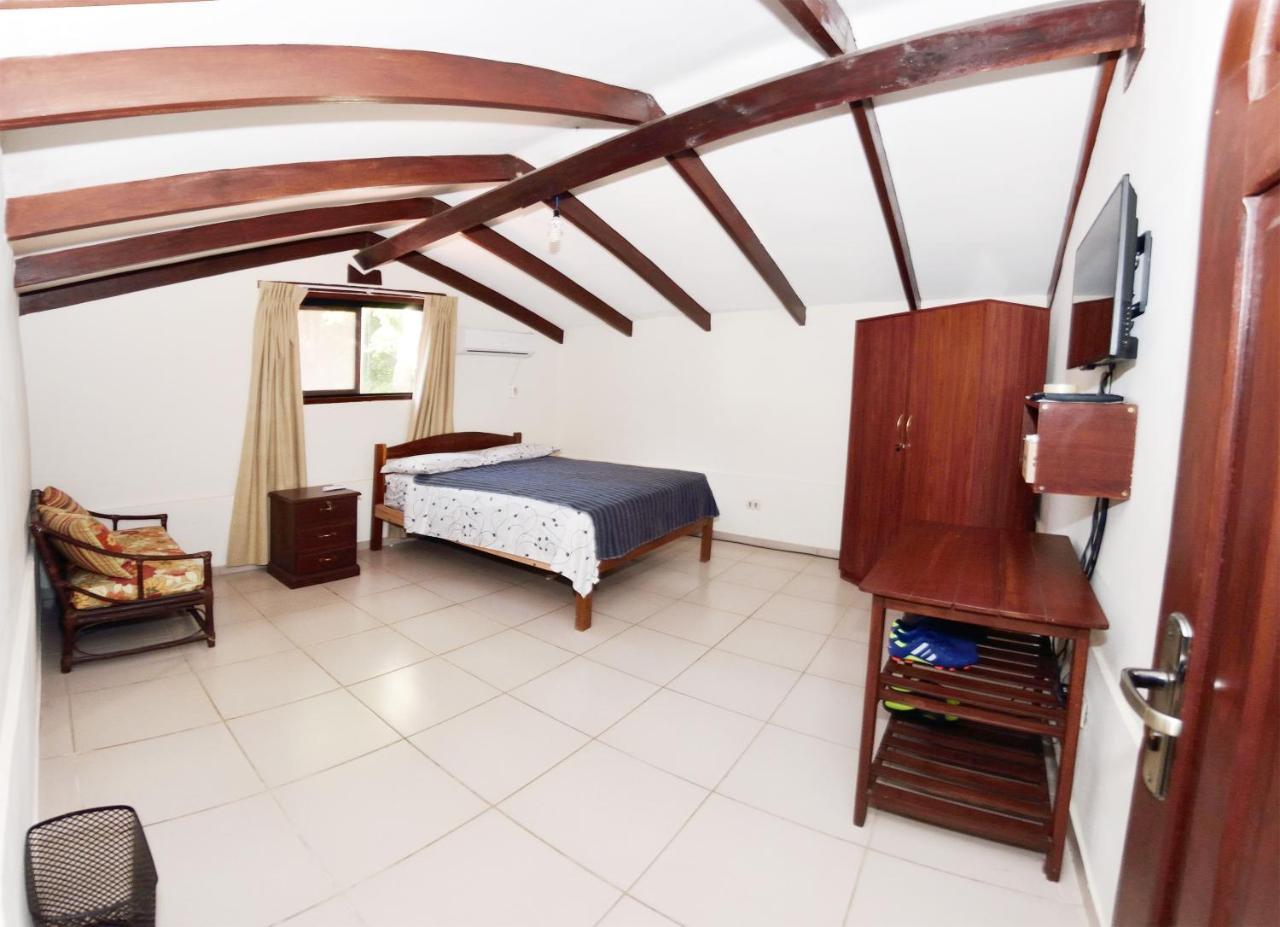 Los Jazmines Hotel Resort Warnes エクステリア 写真